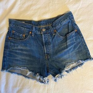 Levi’s Premium 501 Distressed Blue Denim Shorts W26
